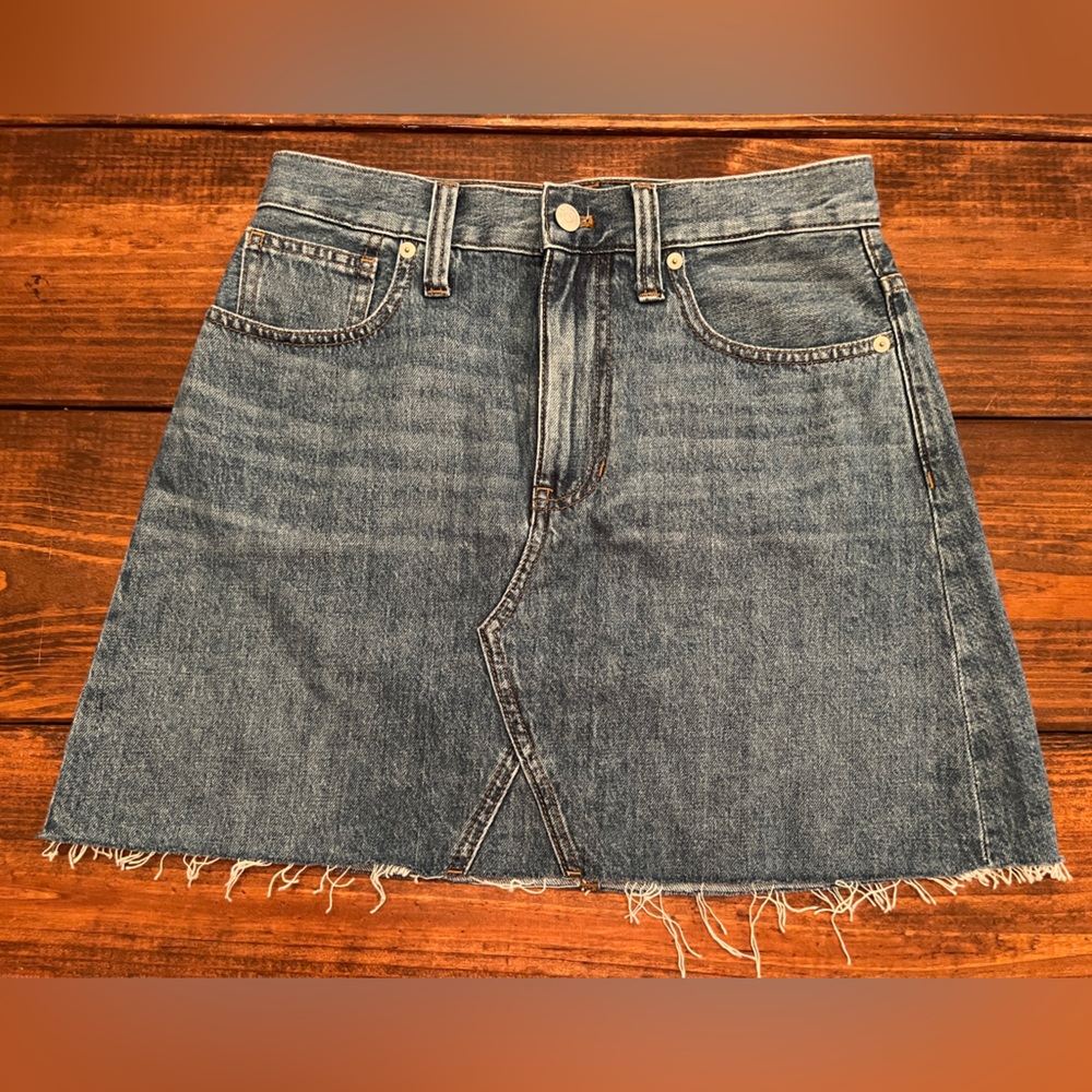 Madewell Denim Mini skirt size 26 NWT